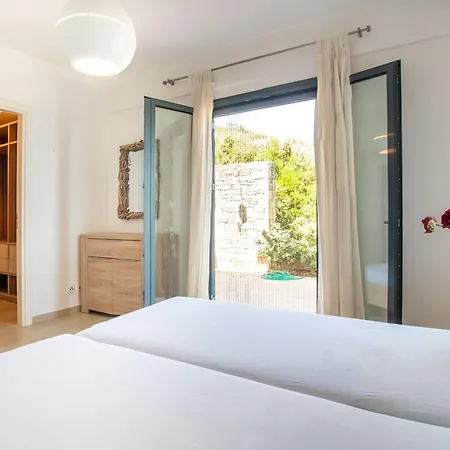 Sea Whisper Peloponnese Villa *